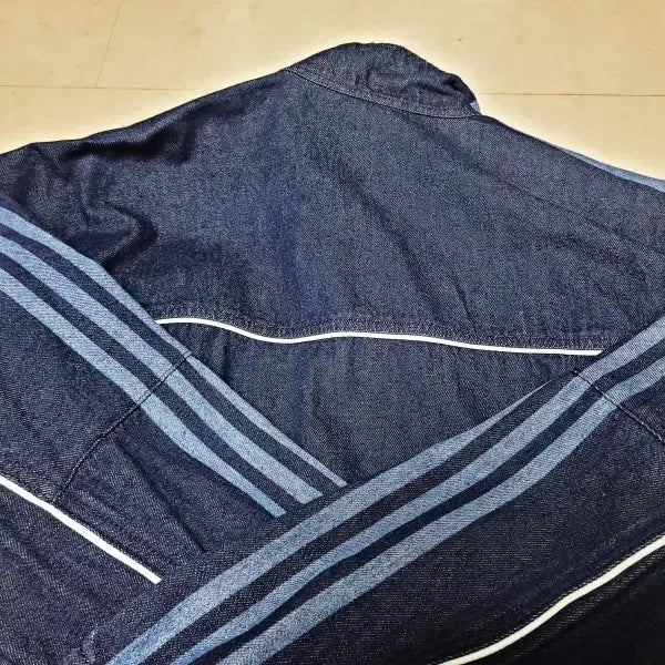 [BUNJANG] Adidas JAPONA Denim Track Top Jersey (Jisoo) / 지수 착용/ 아디다스 자포나 데님 트랙탑 져지 M 폴1314