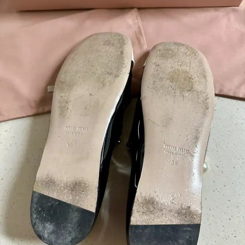 [BUNJANG] Miu Miu Mary Jane Patent Flat Shoes / 미우미우 메리제인 페이던트 플랫슈즈 36