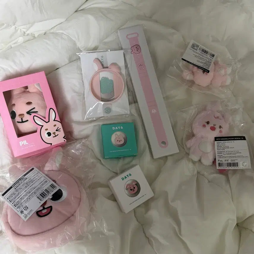 [SOLD OUT] 데이식스 일본 요코하마 페이스 파우치 필 (원가이하) 컨페티 덤