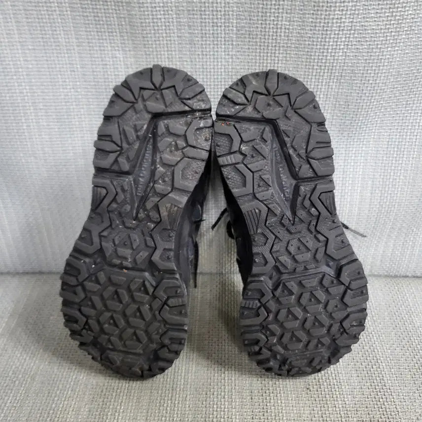 [SOLD OUT] 뉴발란스 410 운동화 235