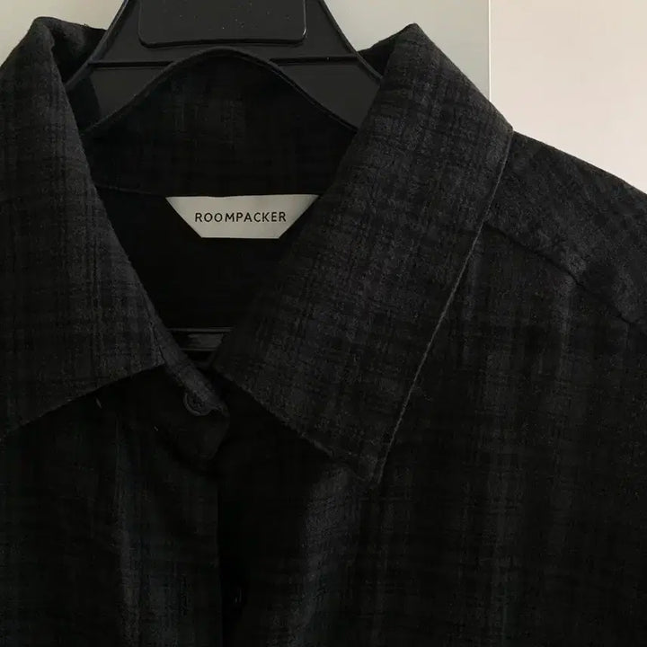 [BUNJANG] Roompecker Black Check Shirt / 룸페커 블랙 체크 셔츠