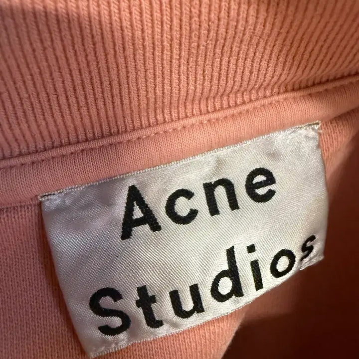 [BUNJANG] Acne Studios Neck Logo Crewneck Sweatshirt Pink / 아크네스튜디오 Acne Studios 넥로고 크루넥 스웻셔츠 핑크