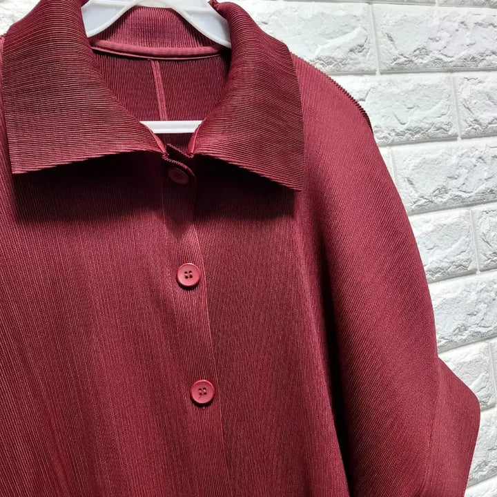 [SOLD OUT] 플리츠 주름 카라넥 반팔 블라우스