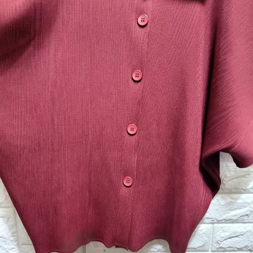 [SOLD OUT] 플리츠 주름 카라넥 반팔 블라우스