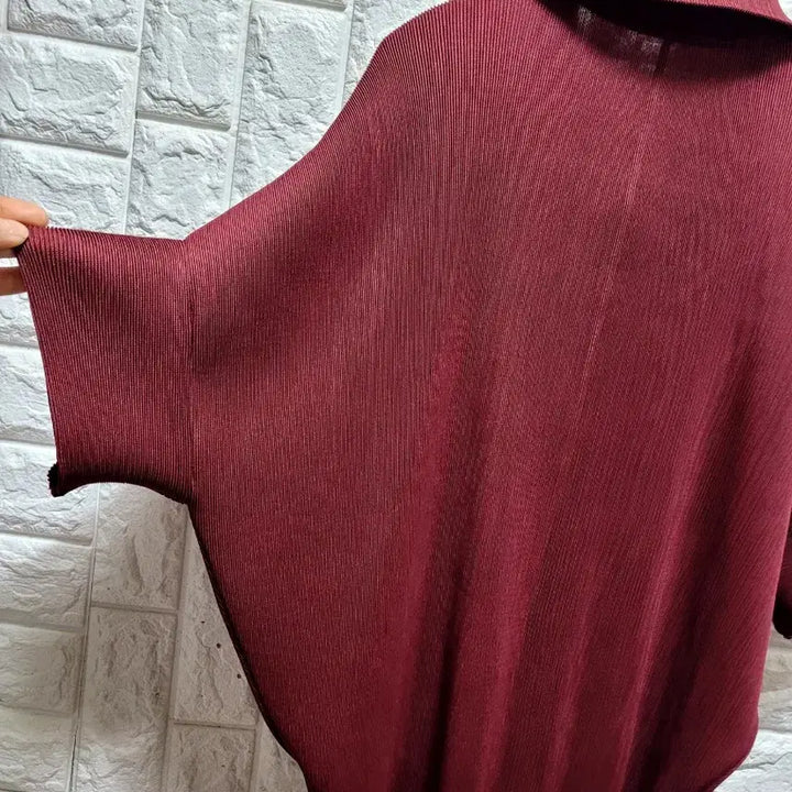 [SOLD OUT] 플리츠 주름 카라넥 반팔 블라우스