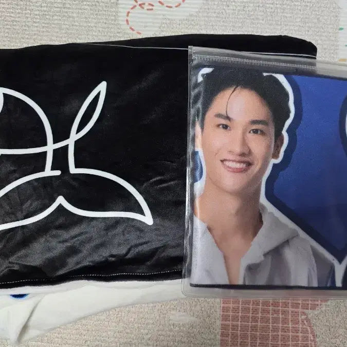 [BUNJANG] GMM Ten Blanket + Slogan / [GMM] 찌엠 떼뉴 담요 + 슬로건 팝니다.