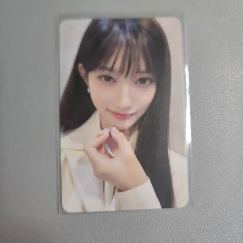 [BUNJANG] IVE LeeSeo World Tour Acrylic Stand Photocard / 아이브 월드투어 아크릴 스탠드 이서 포카 판매