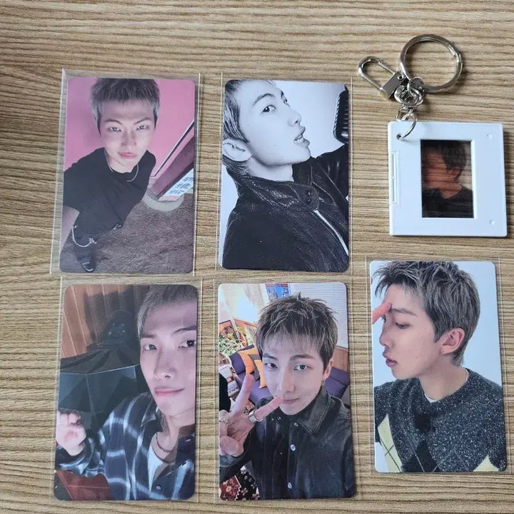 [BUNJANG] BTS RM Photocard &amp; Keyring Set (Weverse POB) / 방탄 RM 포토카드 &amp; 키링 세트 위버스특전
