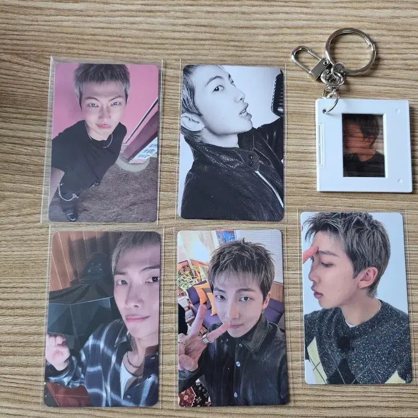 [BUNJANG] BTS RM Photocard &amp; Keyring Set (Weverse POB) / 방탄 RM 포토카드 &amp; 키링 세트 위버스특전