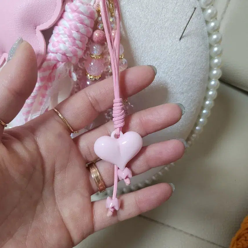 [BUNJANG] Handmade Pink Heart Charm Keychain with High-Quality Beads / 핸드메이드 핑크 하트 키링 참 장식(고퀄 구슬)