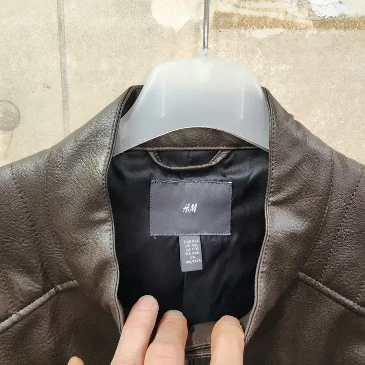 [SOLD OUT] (XXL)에이치앤엠 정품 남성 페이크레더 블루종/110/상태좋음