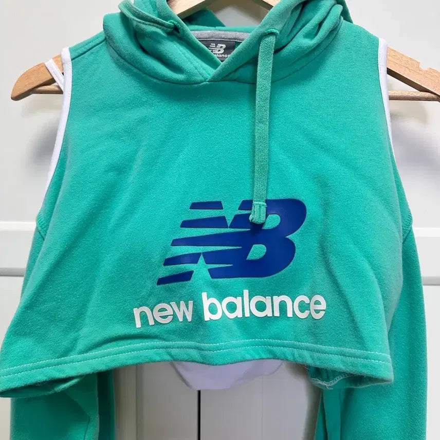 [SOLD OUT] 뉴발란스 홀커스텀 크롭 후드 탑세트