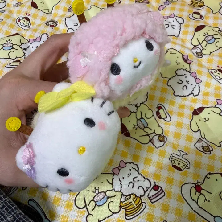 [BUNJANG] 산리오 시크릿 마스코트 꿀벌시리즈 미니 (키티/피아노 일괄) / 산리오 시크릿 마스코트 꿀벌시리즈 미니 (키티/피아노 일괄)