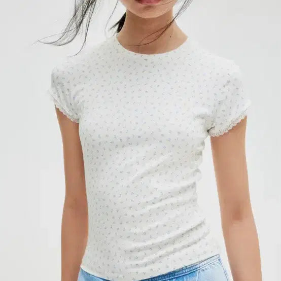 [BUNJANG] H&amp;M Lace Detail Ribbed T-Shirt / H&amp;M 레이스 디테일 리브드 티셔츠