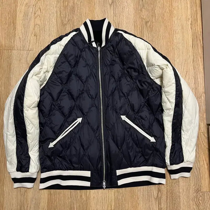 [BUNJANG] Taion Reversible Souvenir Jacket / 타이온 리버시블 스카쟌