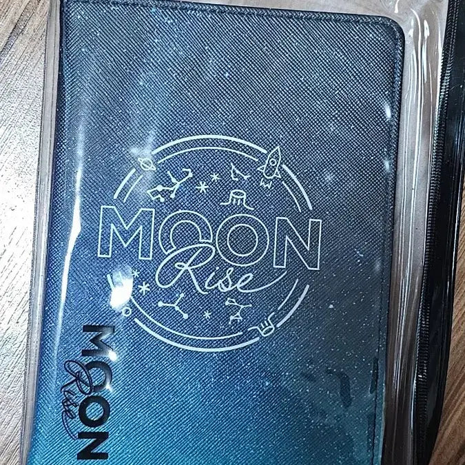 [BUNJANG] Day6 Passport Wallet / 데이식스 day6 여권지갑