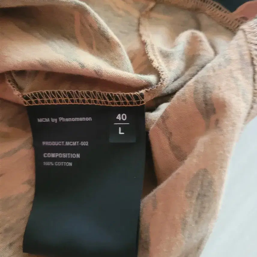 [BUNJANG] MCM x Phenomenon Collaboration V-Neck T-shirt / MCM by Phenomenon  콜라보티셔츠