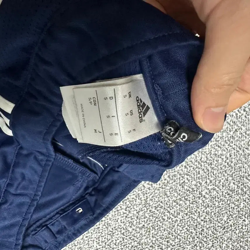 [SOLD OUT] 아디다스 7부 팬츠