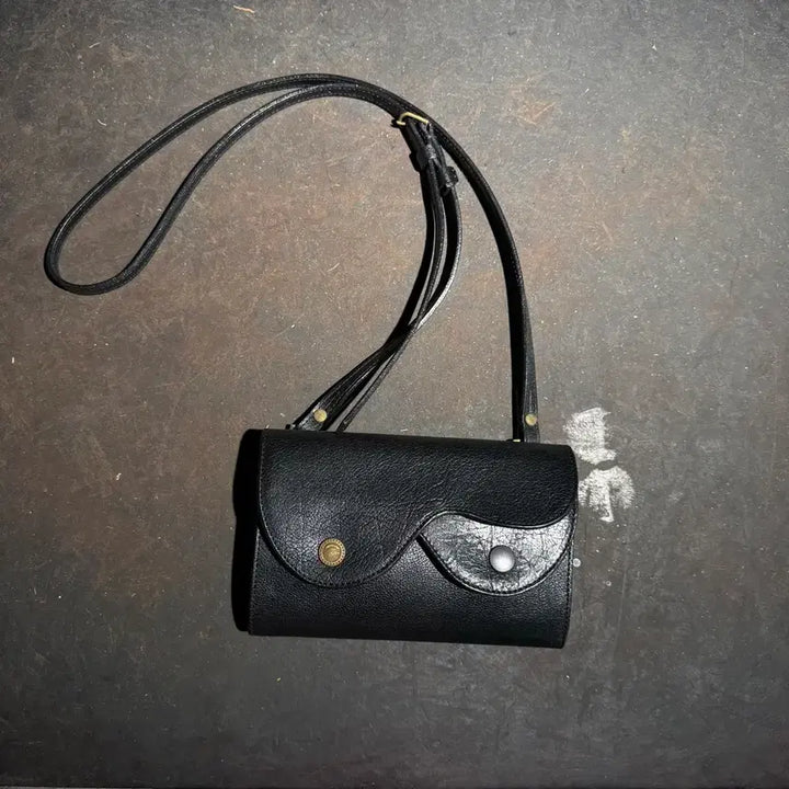 [BUNJANG] Blacksign Double Flap Passport Bag / Blacksign double flap passport bag
