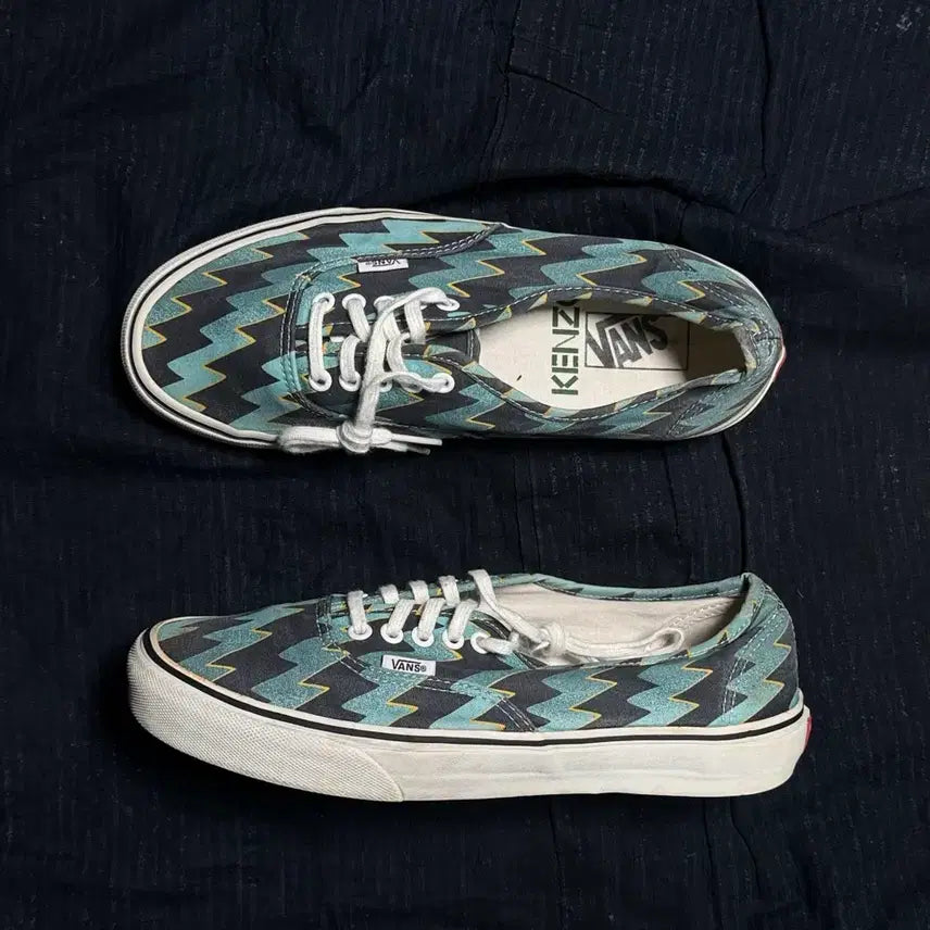 [BUNJANG] Vans Kenzo Lightning Bolt Authentic Aqua Blue Sneakers US10 / 반스 x 겐조 어센틱 라이트닝 볼트 - 아쿠아 블루 US10