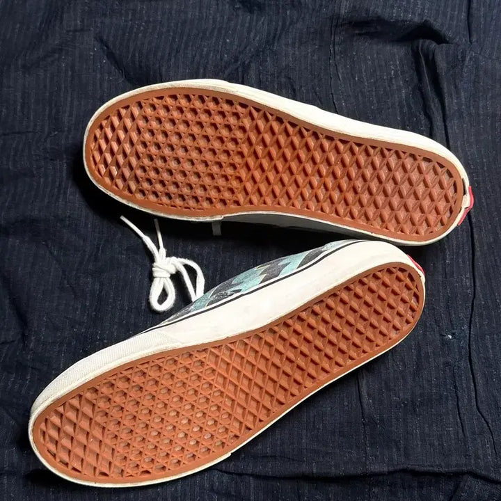 [BUNJANG] Vans Kenzo Lightning Bolt Authentic Aqua Blue Sneakers US10 / 반스 x 겐조 어센틱 라이트닝 볼트 - 아쿠아 블루 US10