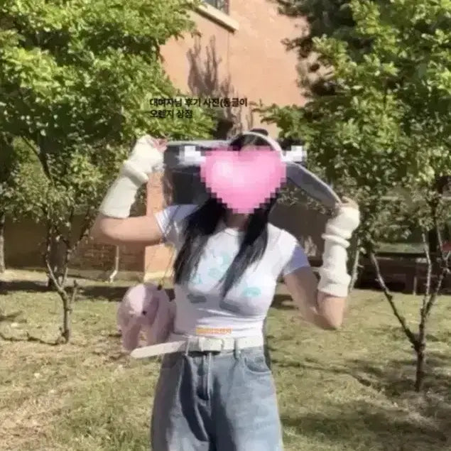 [BUNJANG] NewJeans Hanni OMG Graduation Outfit Rental / 뉴진스 하니 OMG 졸업사진 졸사 의상 대여