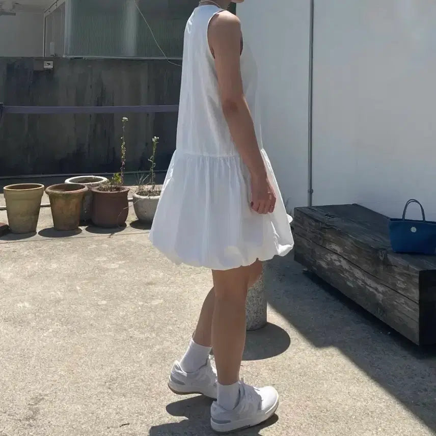[BUNJANG] White Sleeveless Balloon Mini Dress / 화이트 민소매 나시 벌룬 원피스