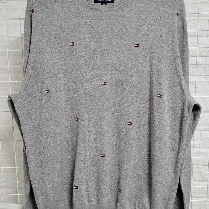 [BUNJANG] Tommy Hilfiger Grey Hologram Logo Embroidered Knit XXL / [XXL]타미힐피거 그레이 홀로그램로고자수 니트 황금사이즈 XXL