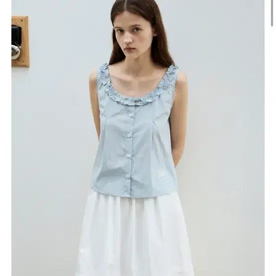 [BUNJANG] Roiel Pintuck Frill Sleeveless Blouse / 로에일 핀턱 프릴 슬리브리스 나시 블라우스