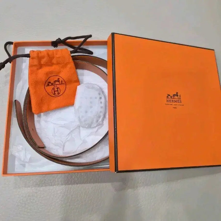 [BUNJANG] Hermes Reversible Leather Belt with H Buckle (White/Orange) / HERMES 에르메스 정품 화이트/오렌지 리버시블 가죽 H 버클 벨트