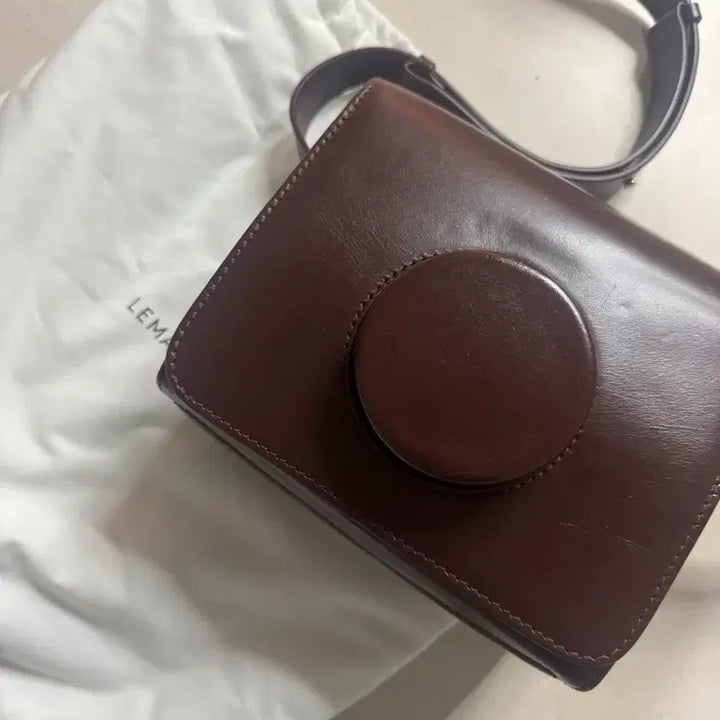 [BUNJANG] Lemaire Vegetable Tan Leather Camera Bag Medium Cherry Mahogany / 르메르 카메라백 베지터블 탠 레더 체리 마호가니 미듐사이즈