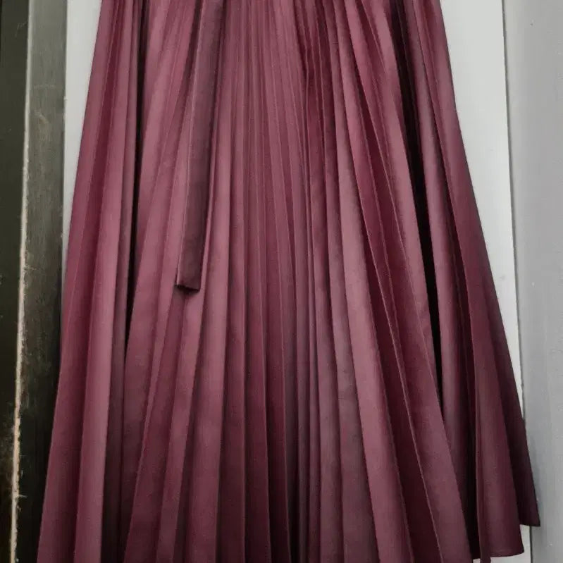 [BUNJANG] RENEEVON Burgundy Pleated Midi Skirt / 레니본  RENEEVON 버건디 플리츠 스커트