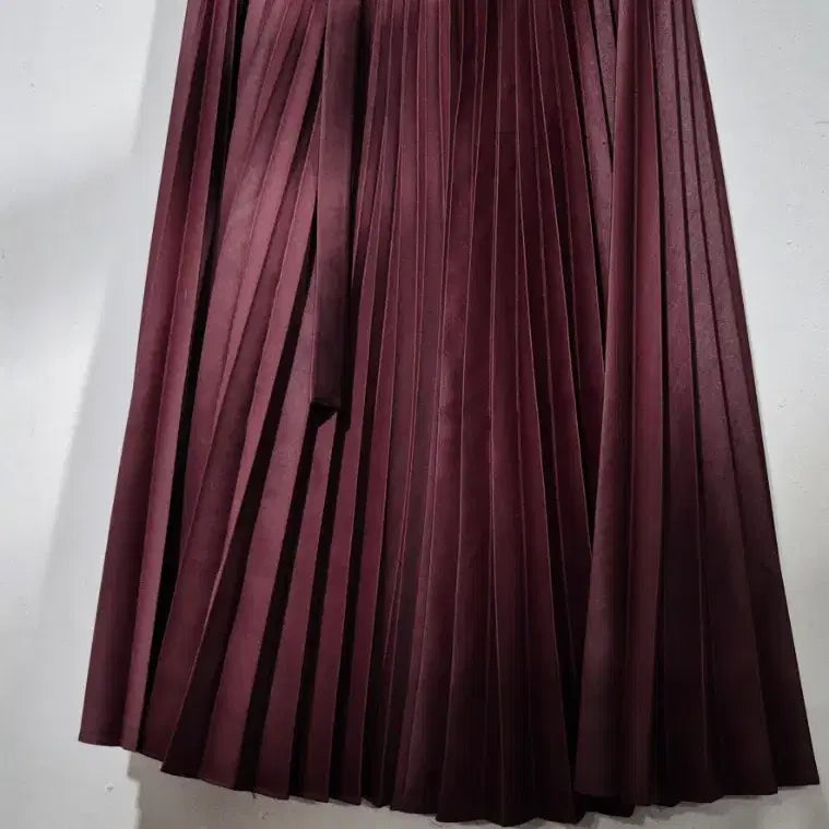 [BUNJANG] RENEEVON Burgundy Pleated Midi Skirt / 레니본  RENEEVON 버건디 플리츠 스커트