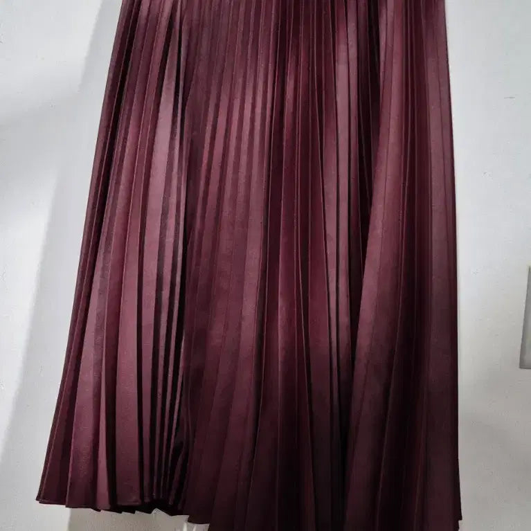 [BUNJANG] RENEEVON Burgundy Pleated Midi Skirt / 레니본  RENEEVON 버건디 플리츠 스커트