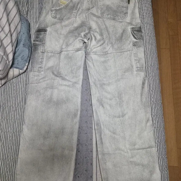 [BUNJANG] Main Booth Vintage Oil Cargo Pants / 메인부스 빈티지 오일 카고 팬츠