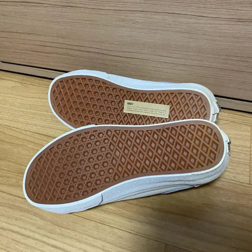 [BUNJANG] Vans Style 36 Decon SF White Sneakers / 반스 스타일 36 데콘 SF 화이트 225