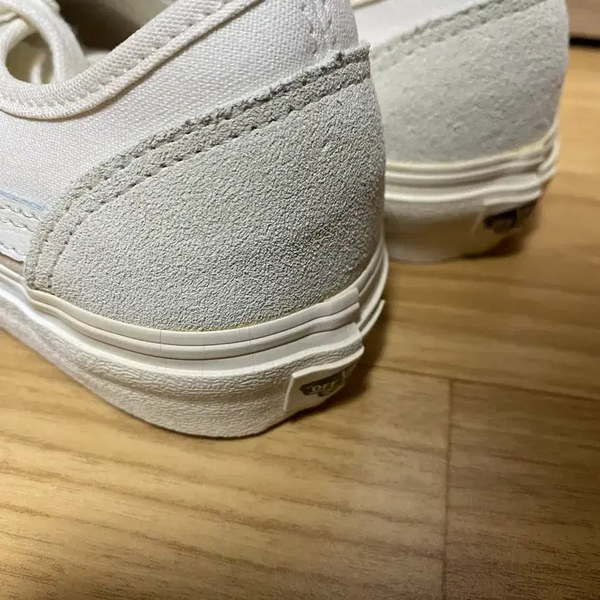 [BUNJANG] Vans Style 36 Decon SF White Sneakers / 반스 스타일 36 데콘 SF 화이트 225
