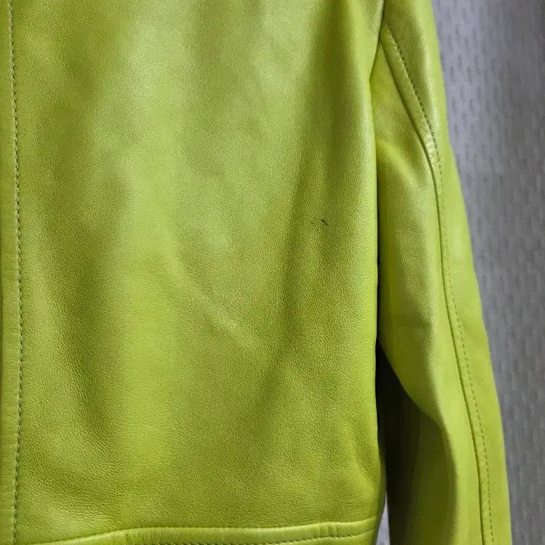 [BUNJANG] Versace Medusa Lime Leather Crop Jacket / 베르사체 메두사 라임 가죽 크롭 자켓 38/66