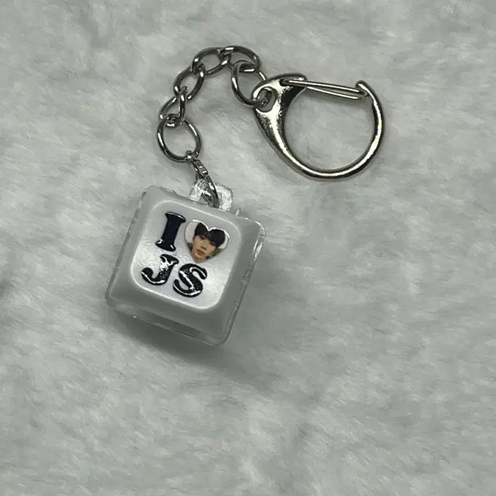 [BUNJANG] AlphaDriveOne Junseo Keycap and Keyring / 알파드라이브원 알디원 준서 키캡 키링