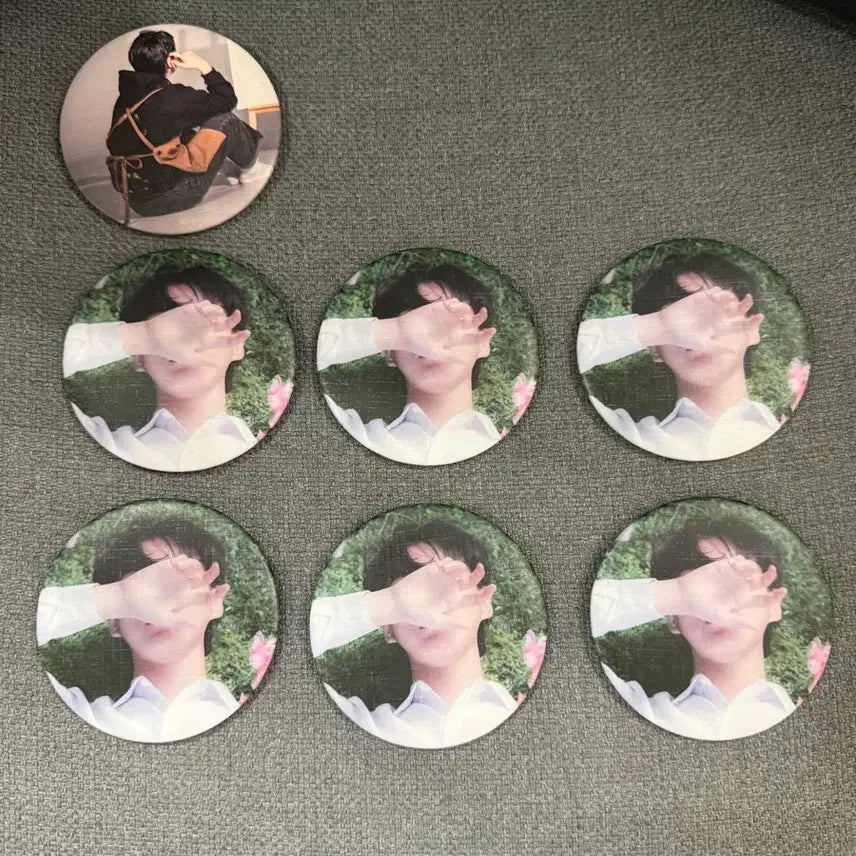 [BUNJANG] Ryu Hyun-jun Limited Edition Gongbaek Live Card Text POB Badge / 류현준 한정판 공백라이브 카드텍 특전 뱃지 팝니다