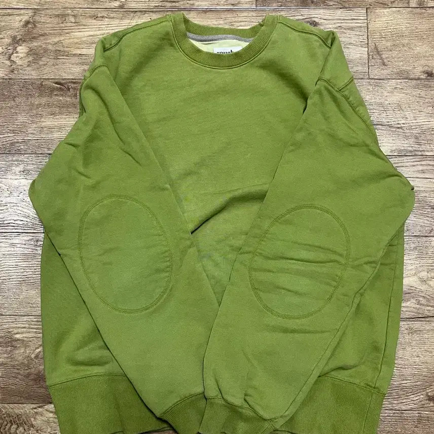 [BUNJANG] Rough Side Avocado Patch Sweatshirt / 러프사이드 맨투맨 아보카도 1사이즈