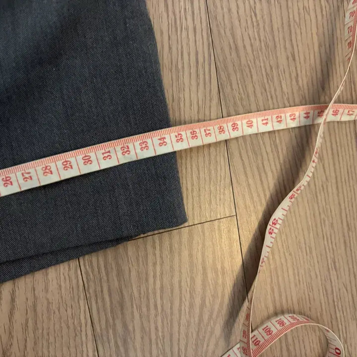 [SOLD OUT] 상태최상 98도씨 투핀턱  그레이 슬랙스 반바지 s핏 최고