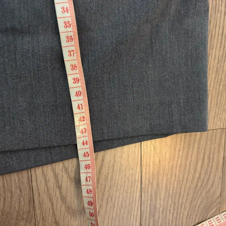 [SOLD OUT] 상태최상 98도씨 투핀턱  그레이 슬랙스 반바지 s핏 최고
