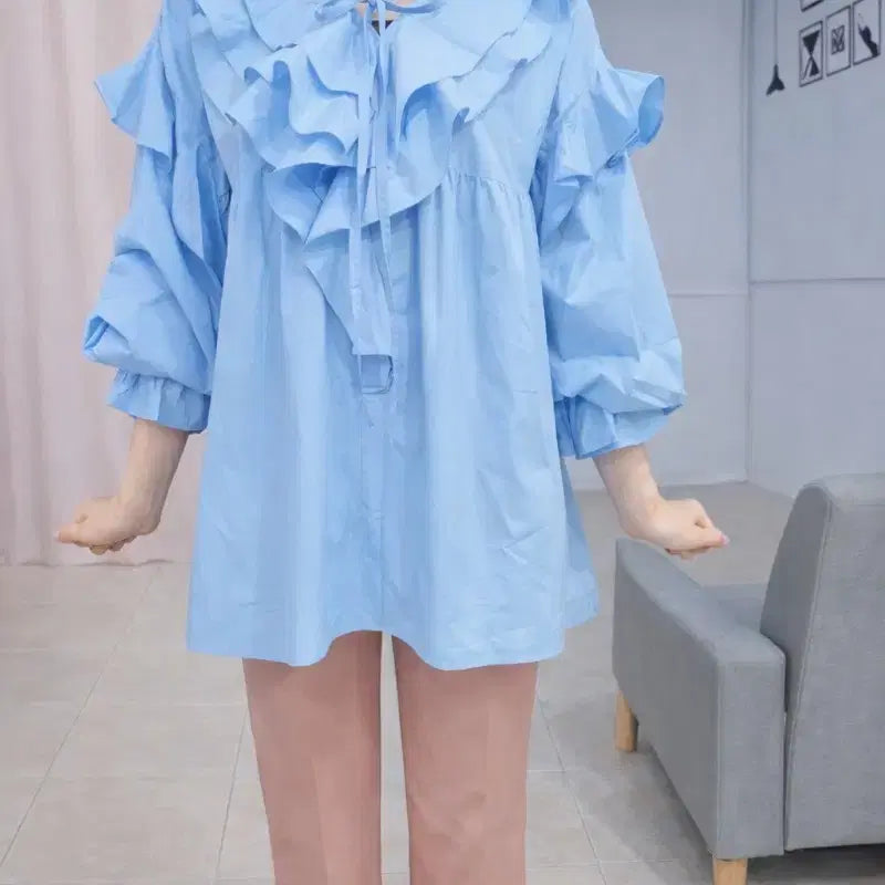 [BUNJANG] Oversized Blouse with Frill Detail / 오버 사이즈 블라우스