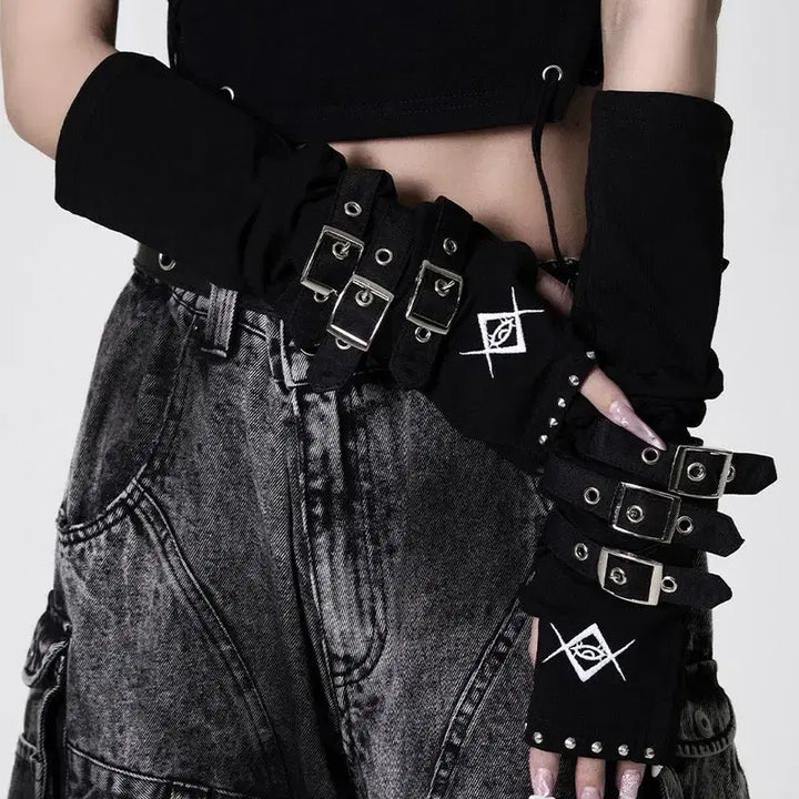 [BUNJANG] REFLEM Belt Embellished Arm Warmers / REFLEM 레플렘 벨트 장식 암 워머