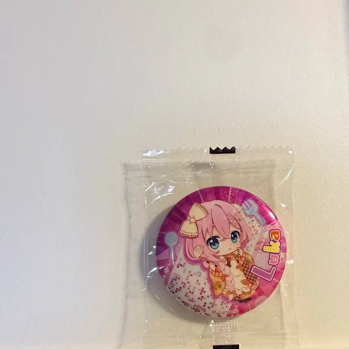 [BUNJANG] Hatsune Miku Luka 2024 Yukimiku Badge / 하츠네미쿠 2024 유키미쿠 루카 뱃지 보컬로이드