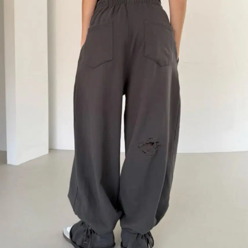 [BUNJANG] The Mysterious Hotel Patch Strap Damage Pants / 더미스테리어스호텔 패치 스트랩 데미지 팬츠
