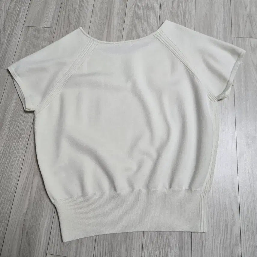 [SOLD OUT] 시에sie 베니아 크롭니트 아이보리m