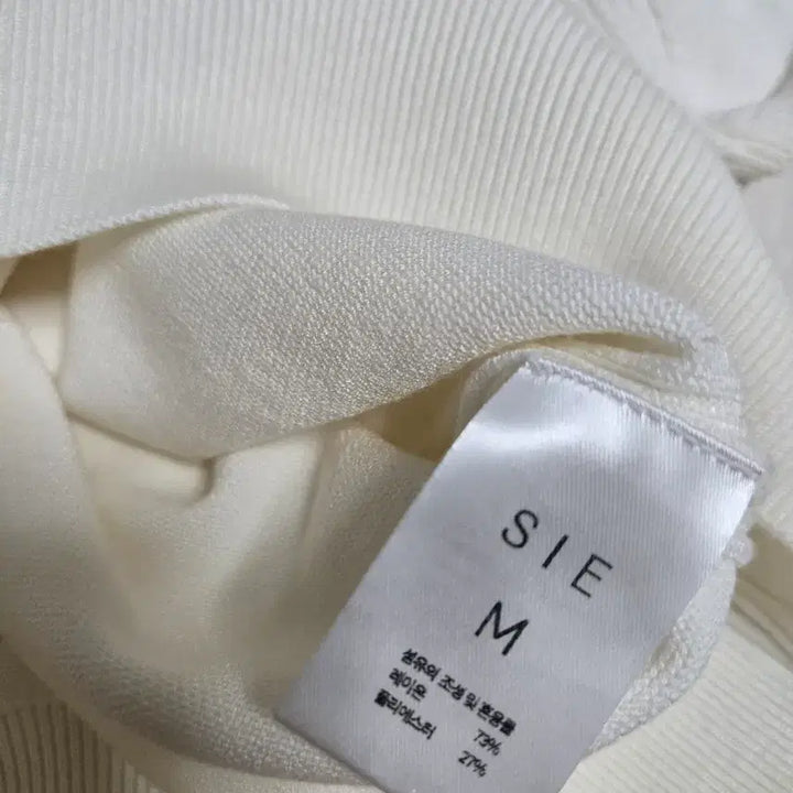 [SOLD OUT] 시에sie 베니아 크롭니트 아이보리m