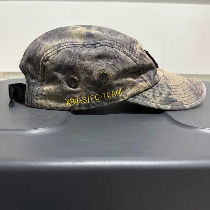 [SOLD OUT] 슈프림 밀리터리 캠프캡 블랙 프림1 카모 - 22SS